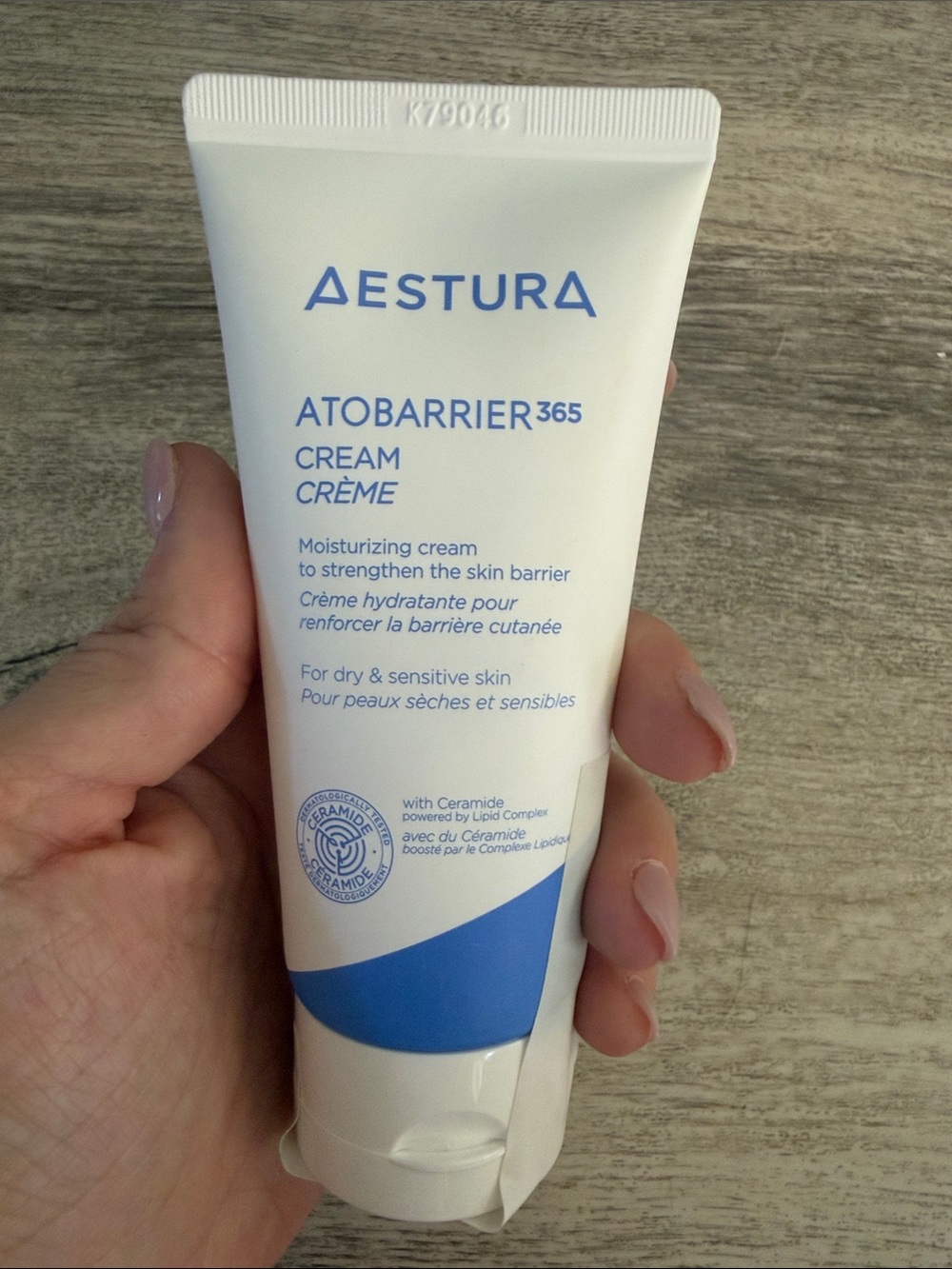 Aestura Atobarrier365 Moisturizing Cream – White & Blue